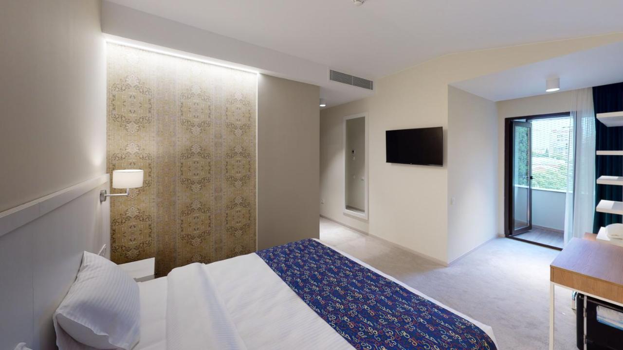Epigraph Design Kosher Hotel Тбілісі Екстер'єр фото