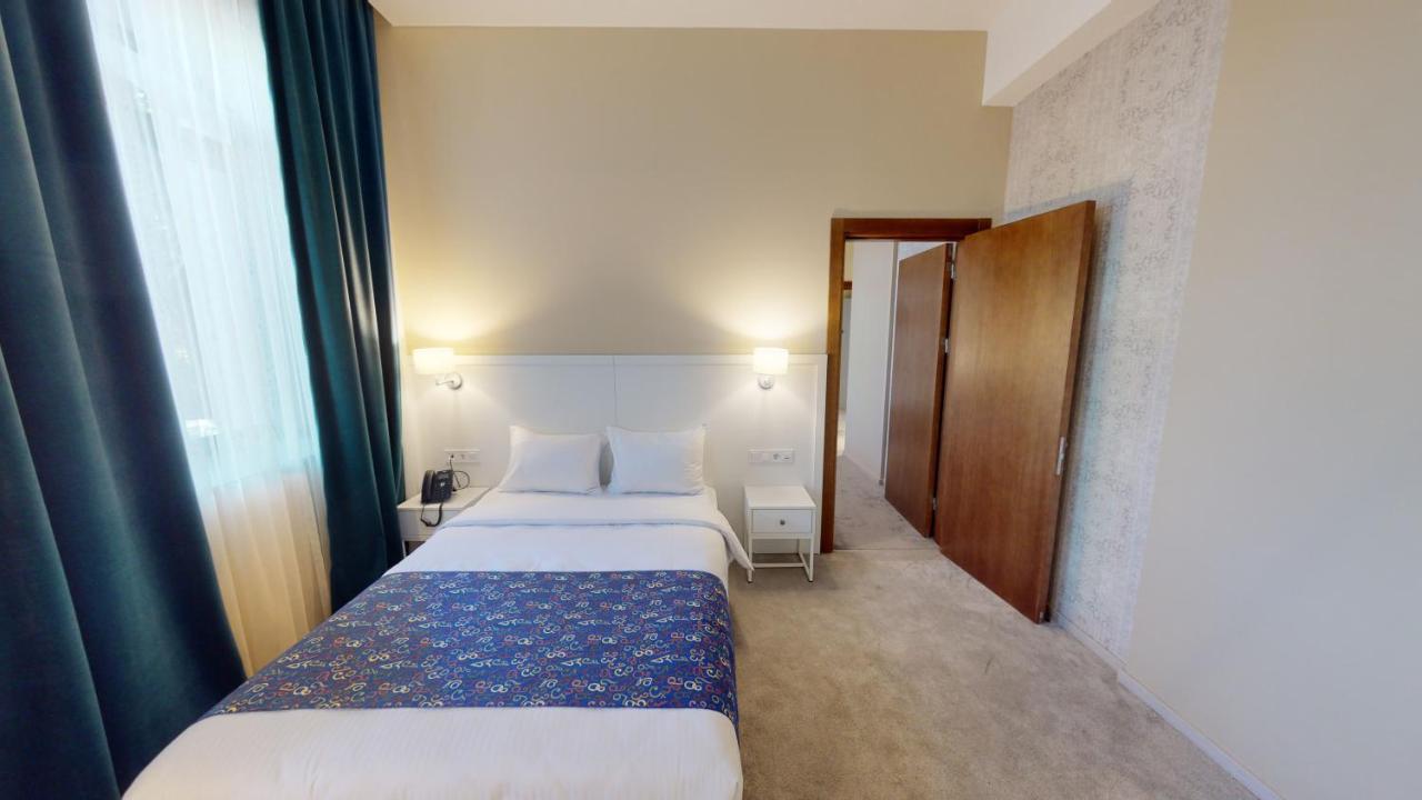 Epigraph Design Kosher Hotel Тбілісі Екстер'єр фото