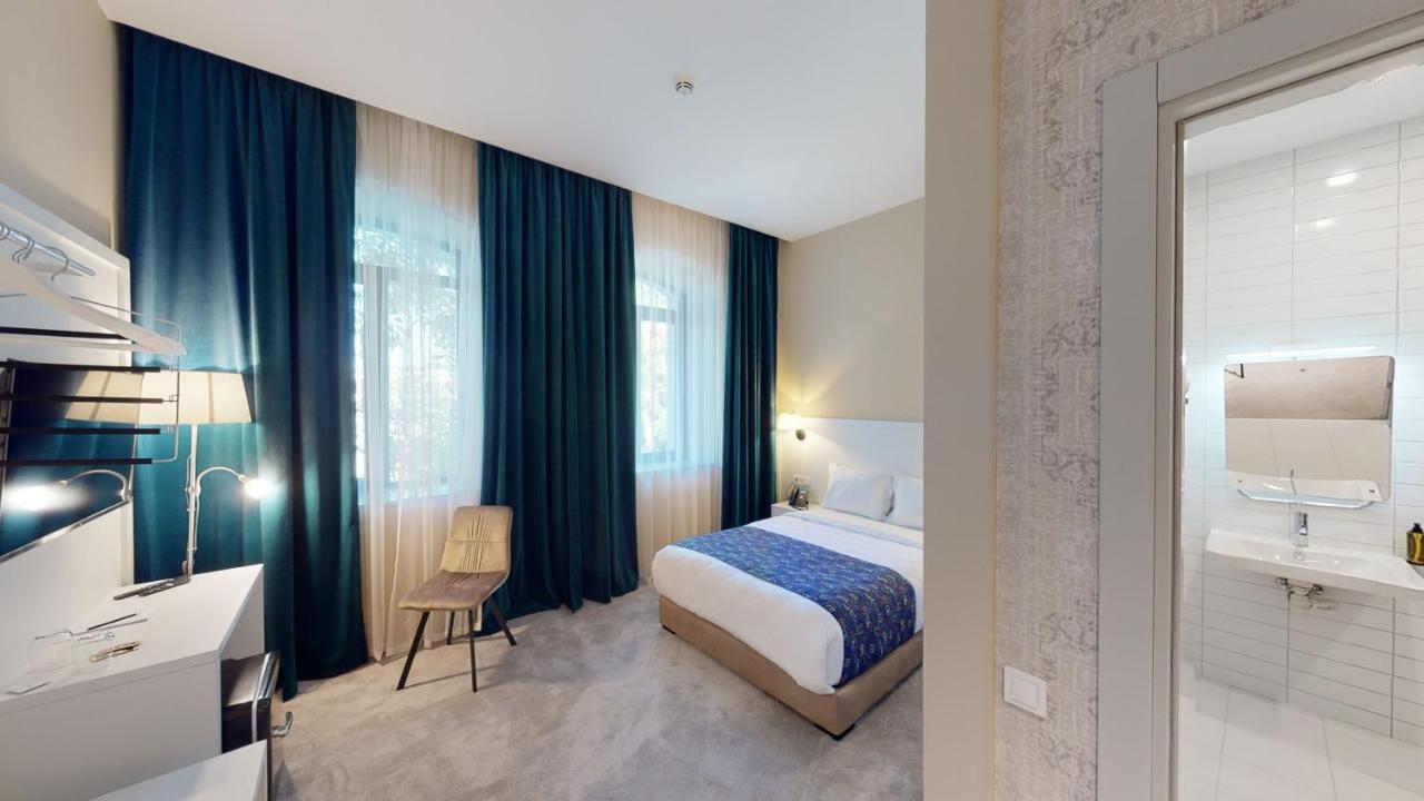 Epigraph Design Kosher Hotel Тбілісі Екстер'єр фото