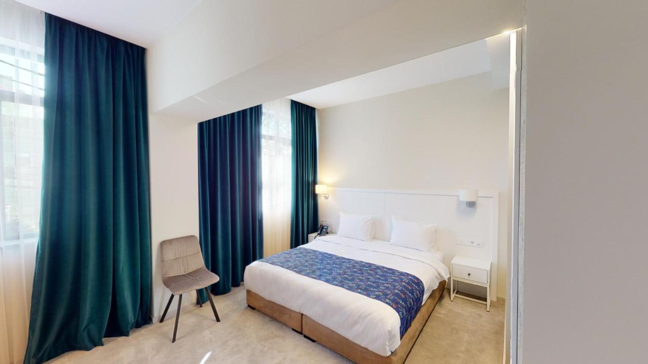 Epigraph Design Kosher Hotel Тбілісі Екстер'єр фото